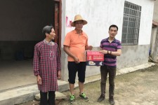 桃园慰问贫困家庭，爱心公益传递